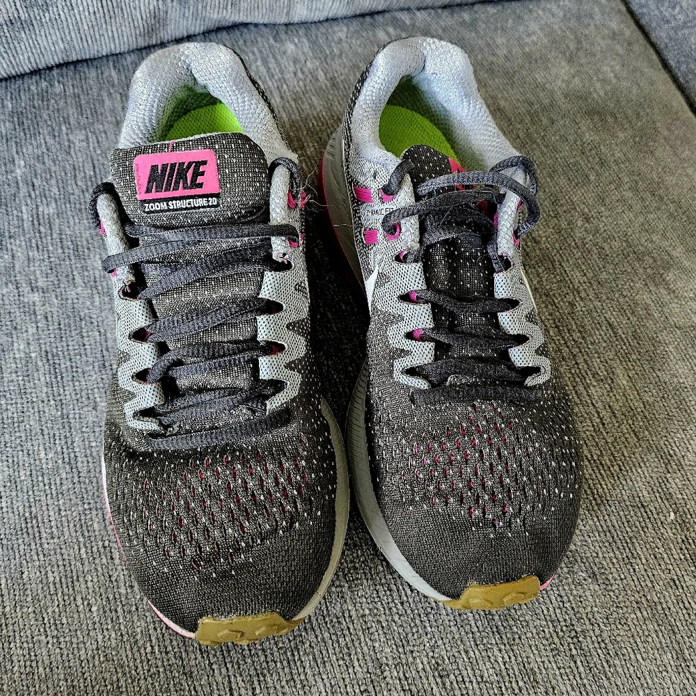 Nike Sneakers - Picture 3 of 4